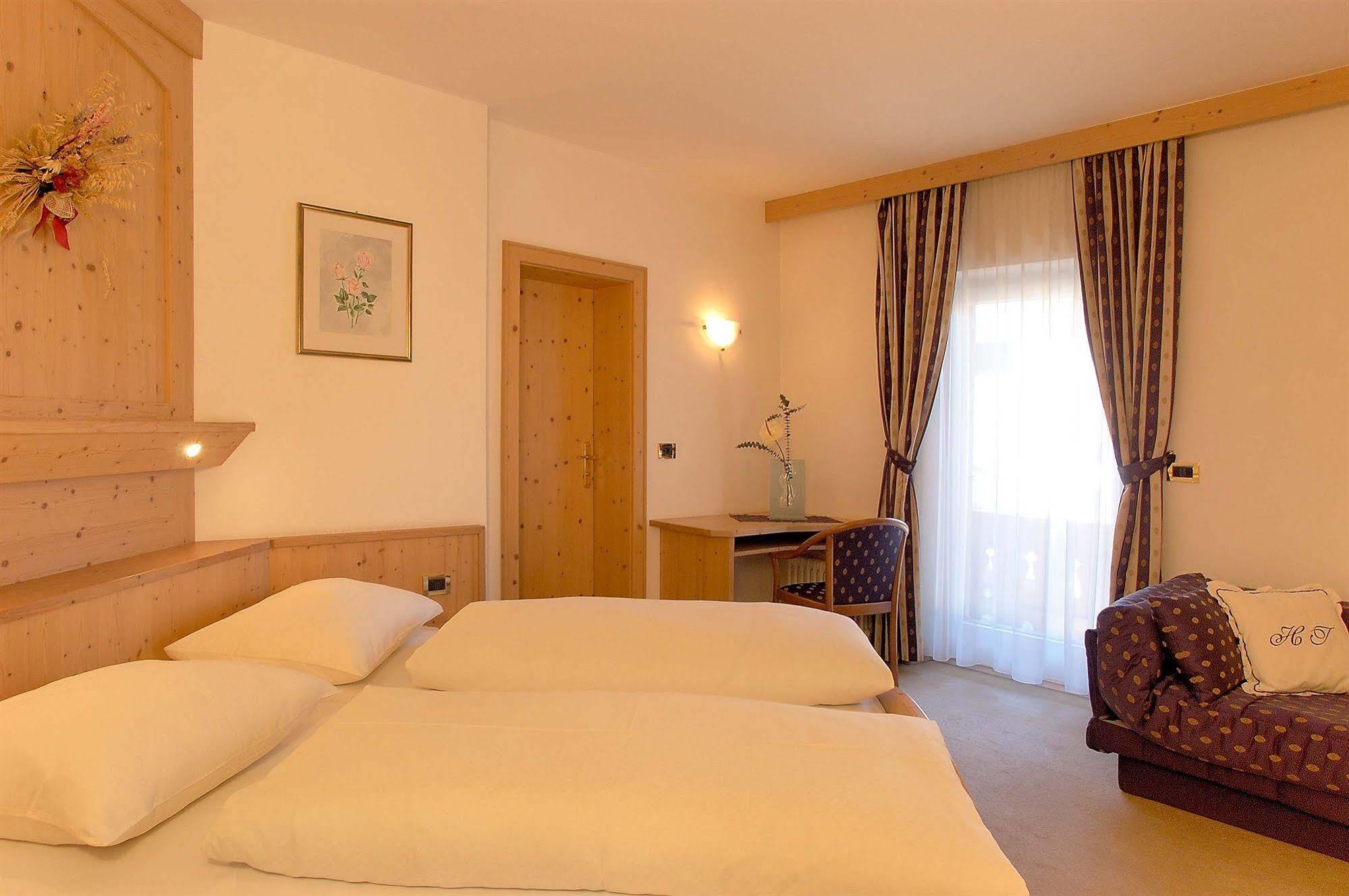 Hotel Teresa San Vigilio Di Marebbe Esterno foto